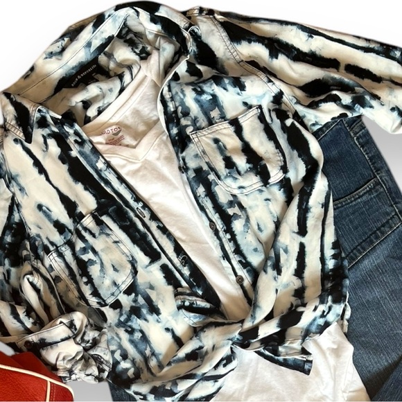 💙Rock & Republic Rare Indigo Shibori Type Soft Rayon Button Down Sz Sm💙 - Picture 16 of 16